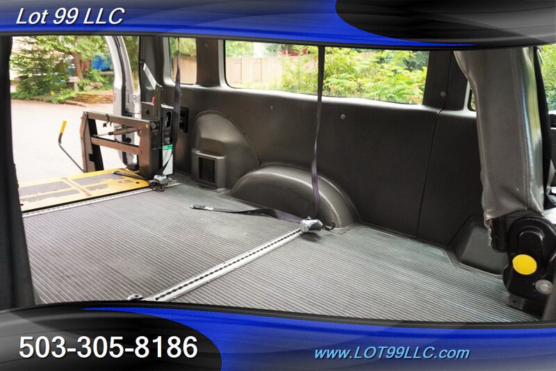 Used 2009 Ford E-250 and Econoline 250 Extended RWD image 16