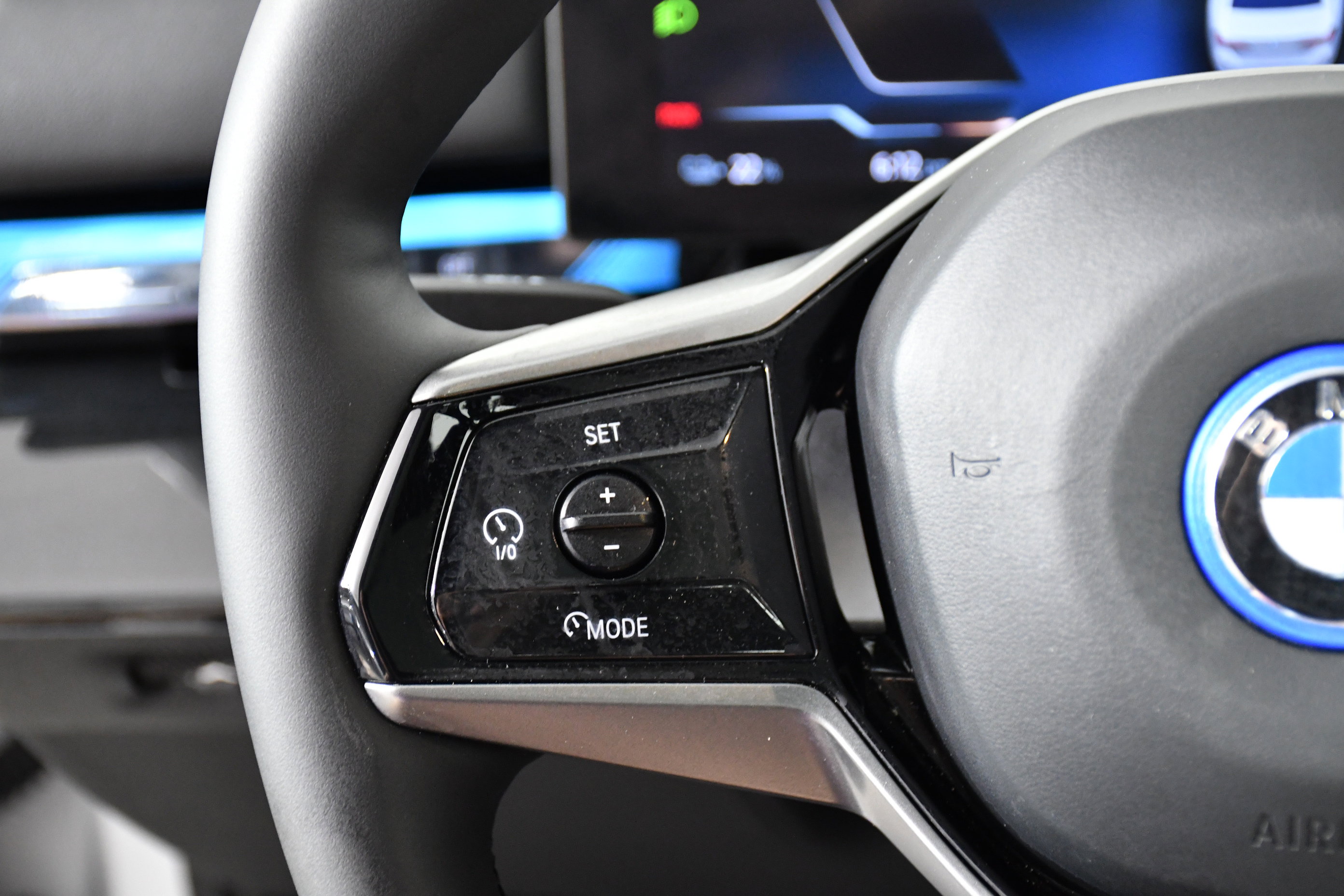 Used 2025 BMW i5 eDrive40i image 11