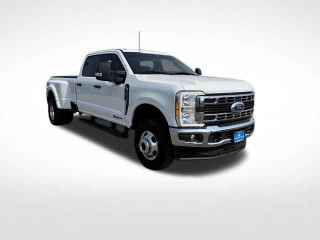 Used 2023 Ford F350 XLT w/ 360-Degree Camera Package AWD/4WD image 3