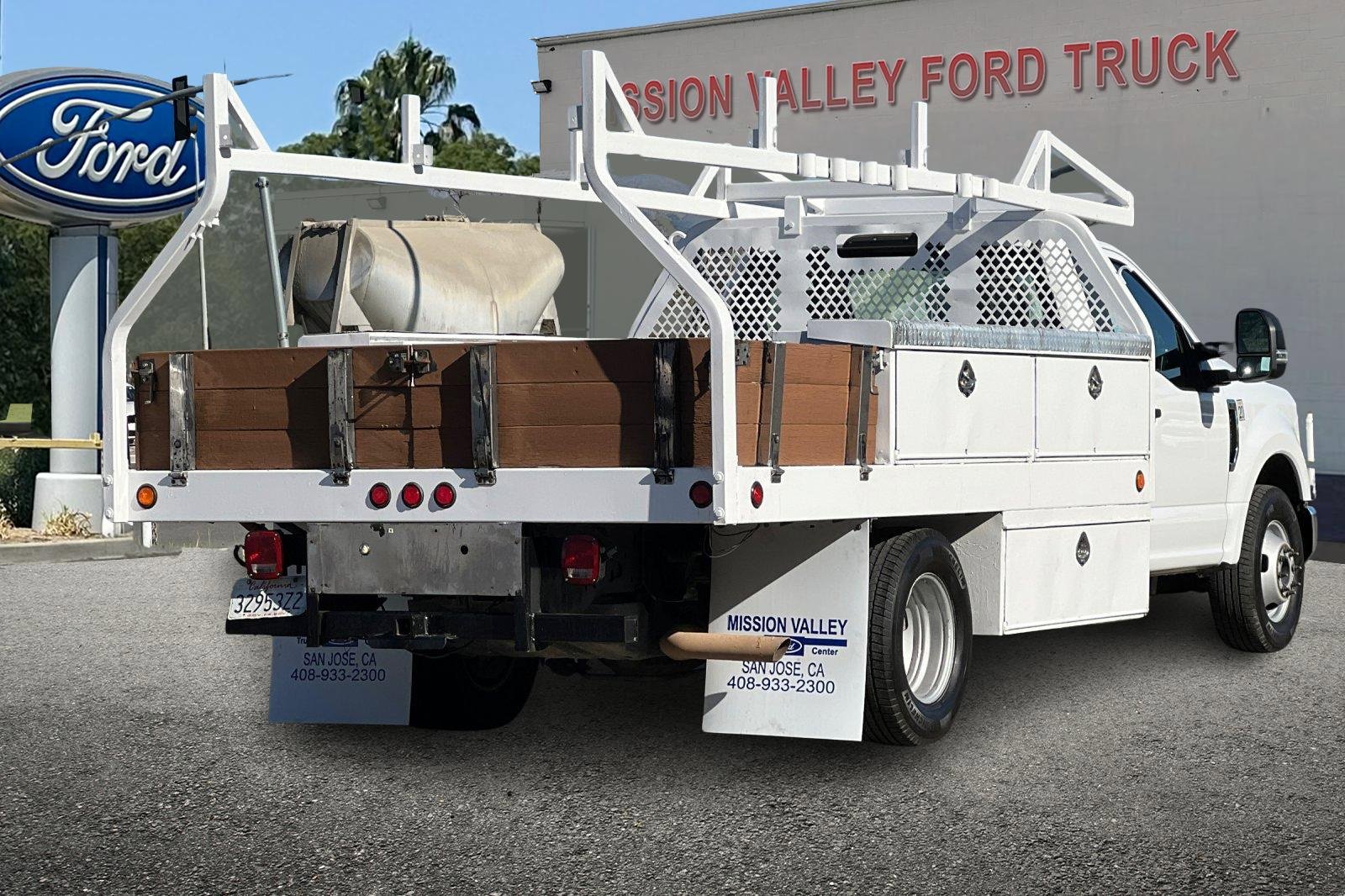 Used 2020 Ford F350 XL w/ Power Equipment Group image 4