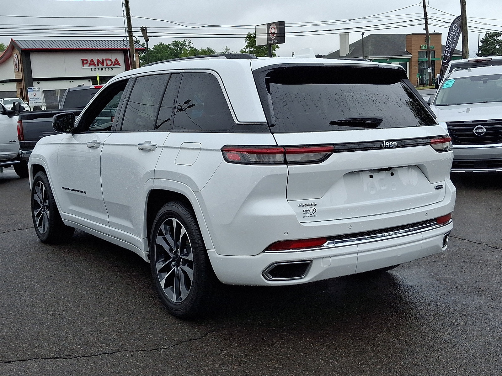 Used 2022 Jeep Grand Cherokee Overland AWD/4WD image 6