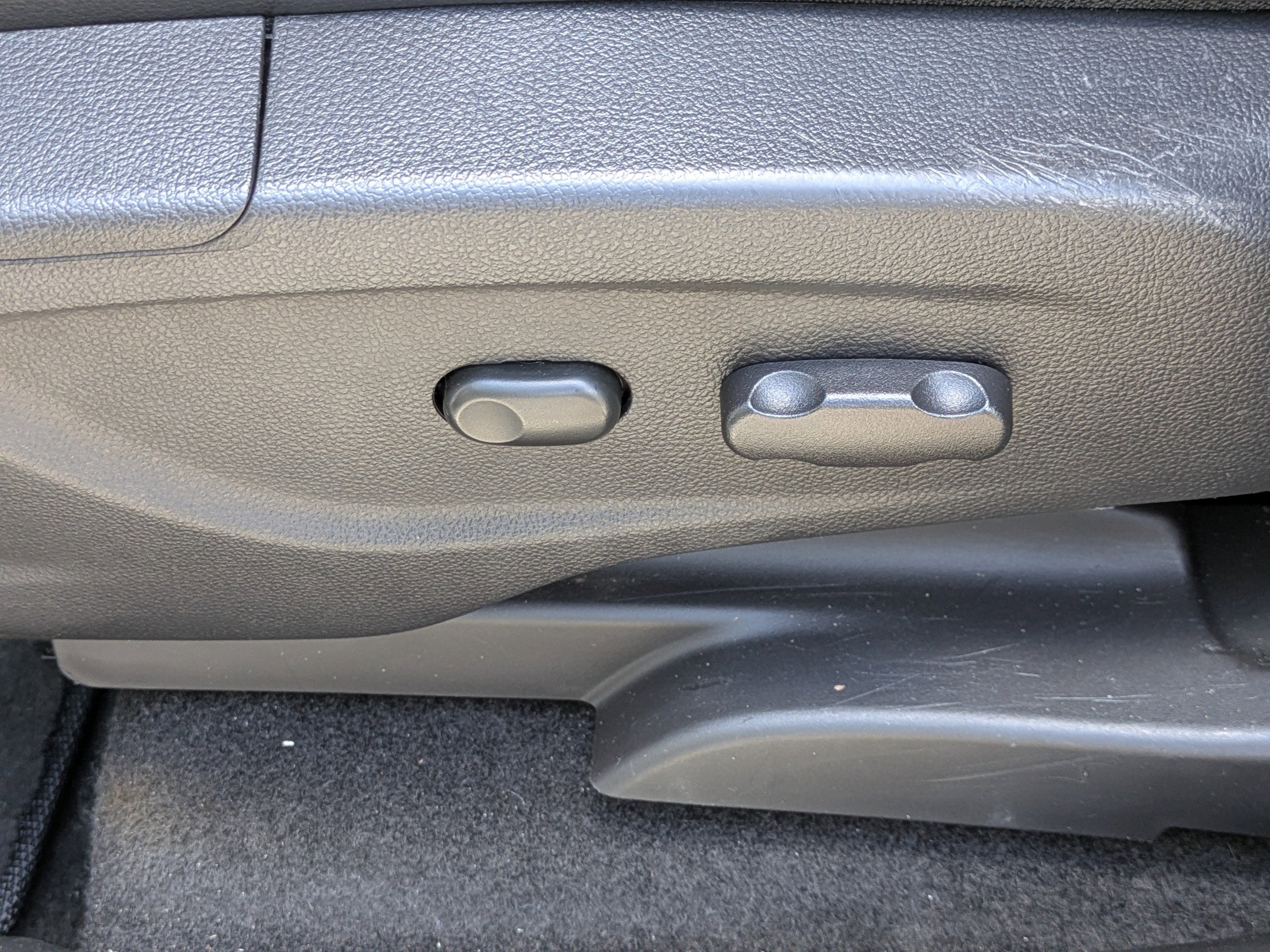 Used 2019 Chevrolet Trax LT w/ LT Convenience Package image 18