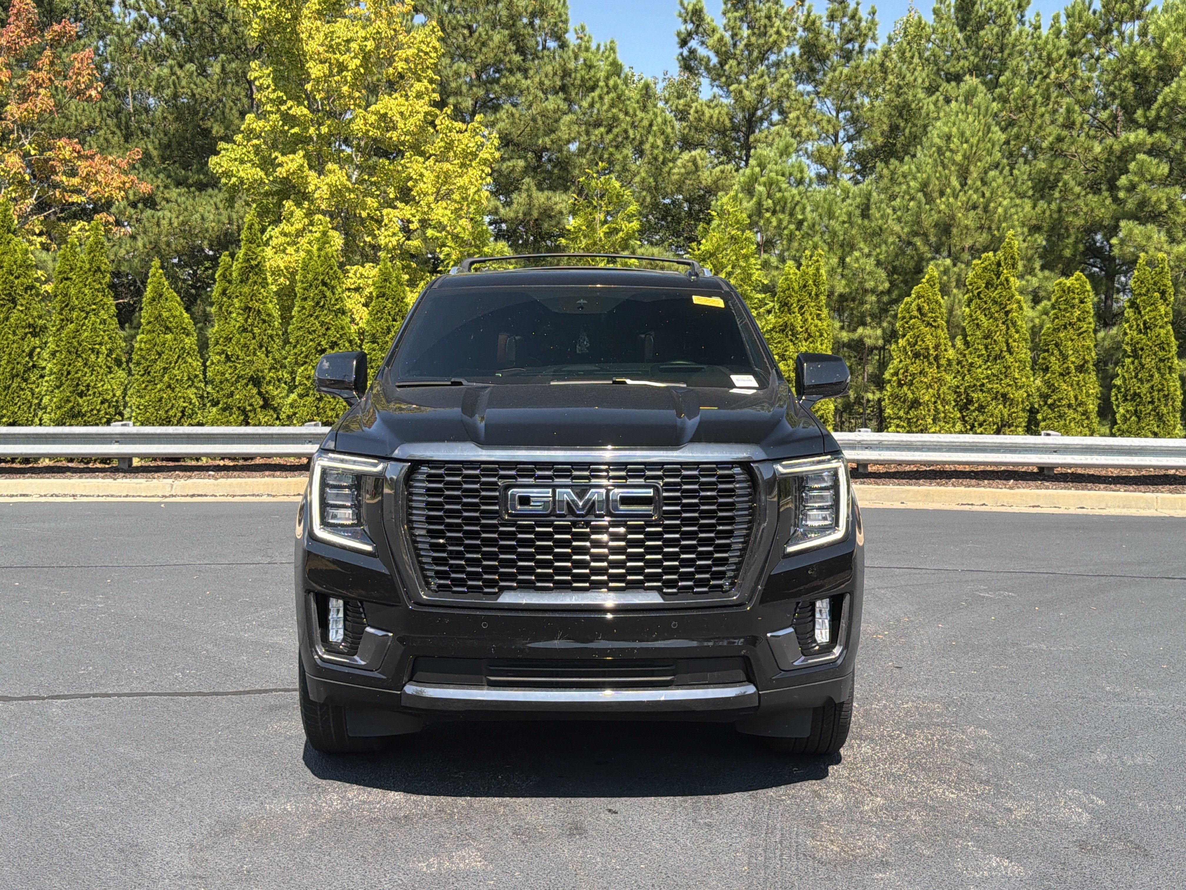 Used 2023 GMC Yukon Denali Ultimate w/ LPO, Floor Liner Package AWD/4WD image 11