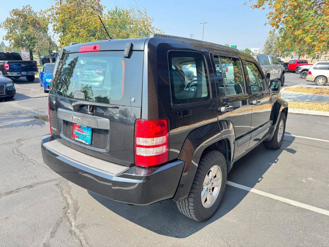 Used 2012 Jeep Liberty Sport AWD/4WD image 5