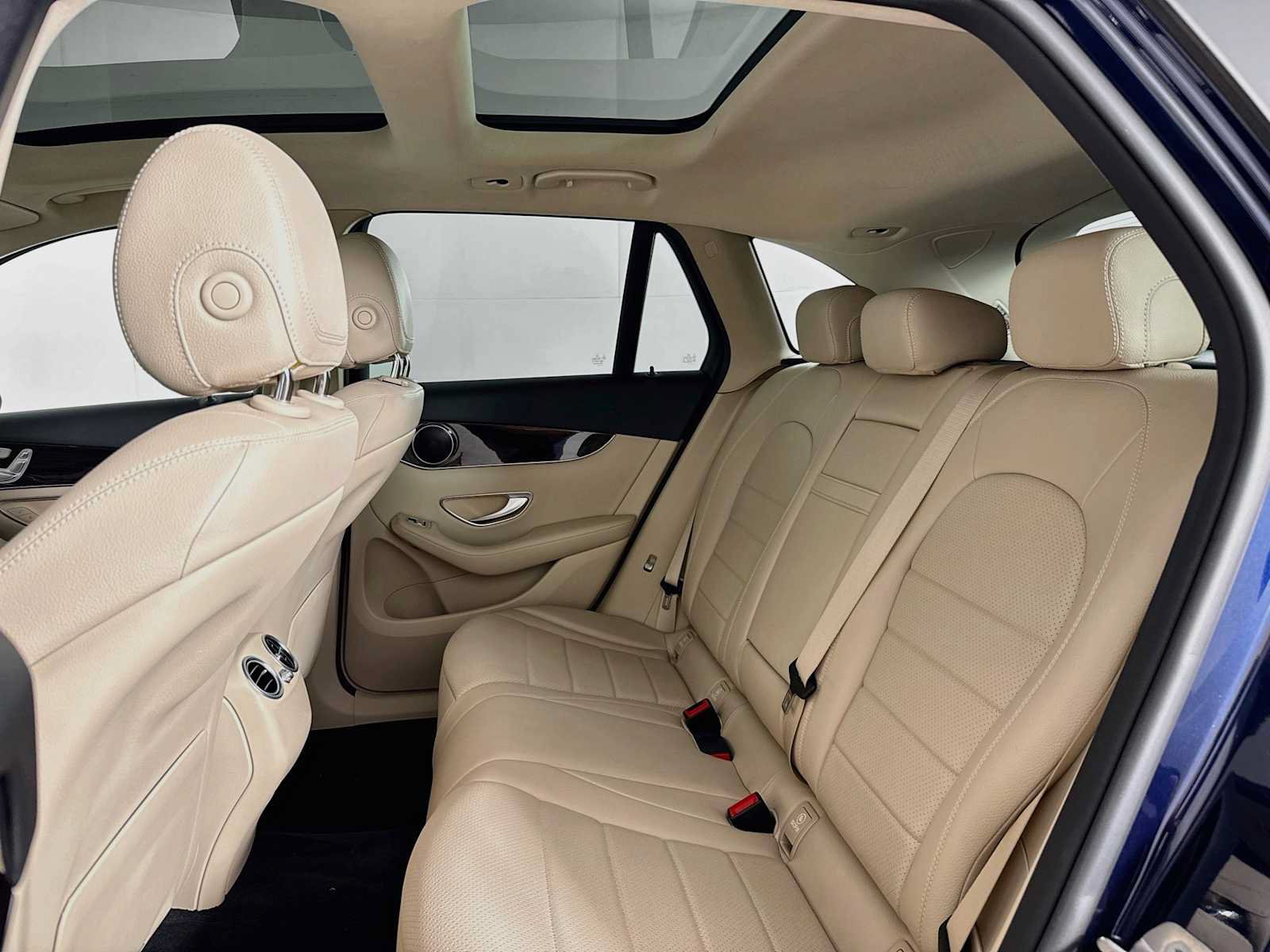 Used 2017 Mercedes-Benz GLC 300 4MATIC image 18