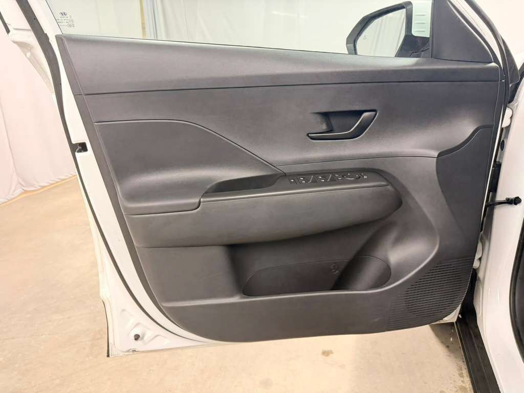 Used 2024 Hyundai Kona SEL FWD image 19