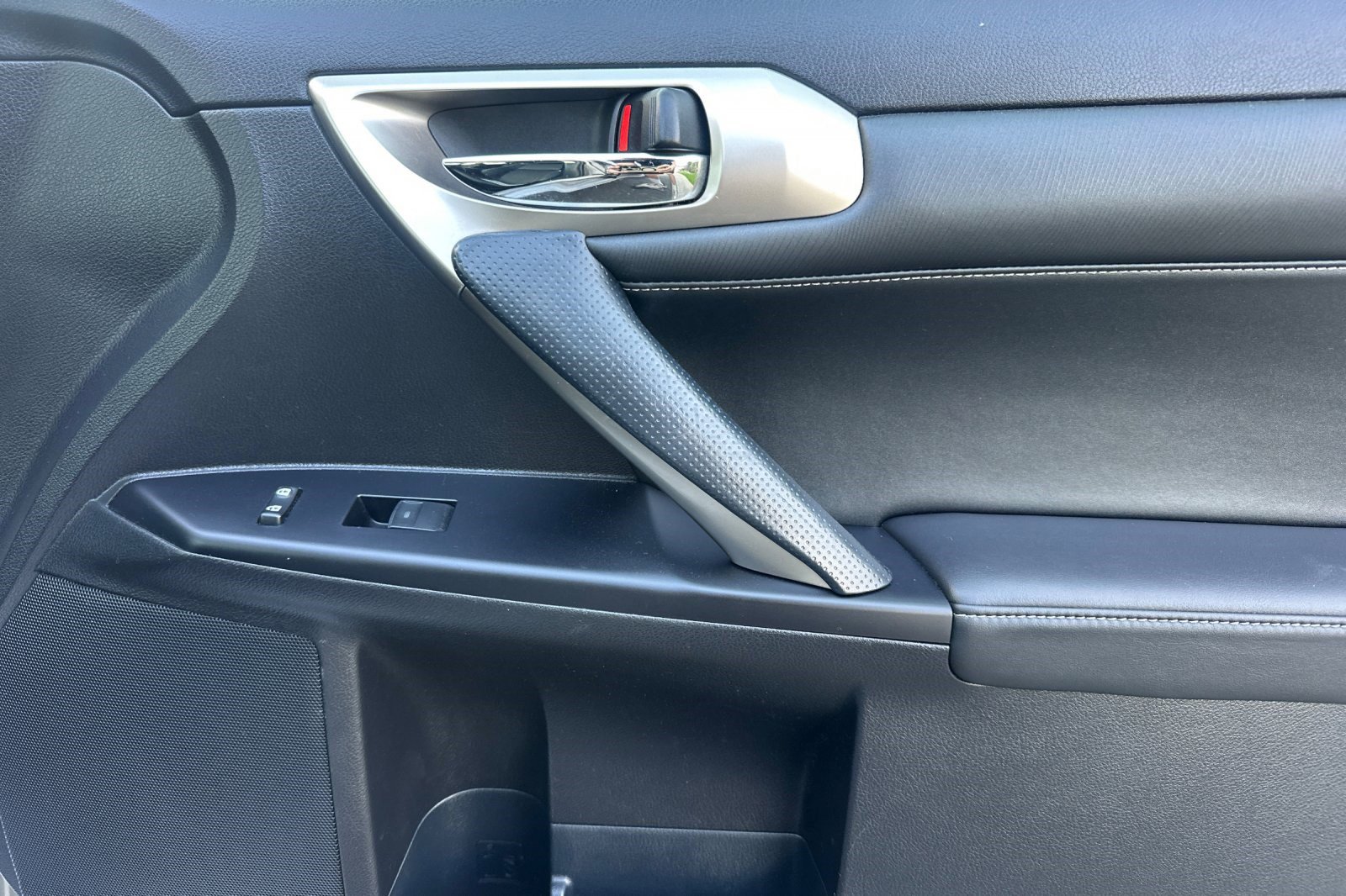 Used 2015 Lexus CT 200h image 21