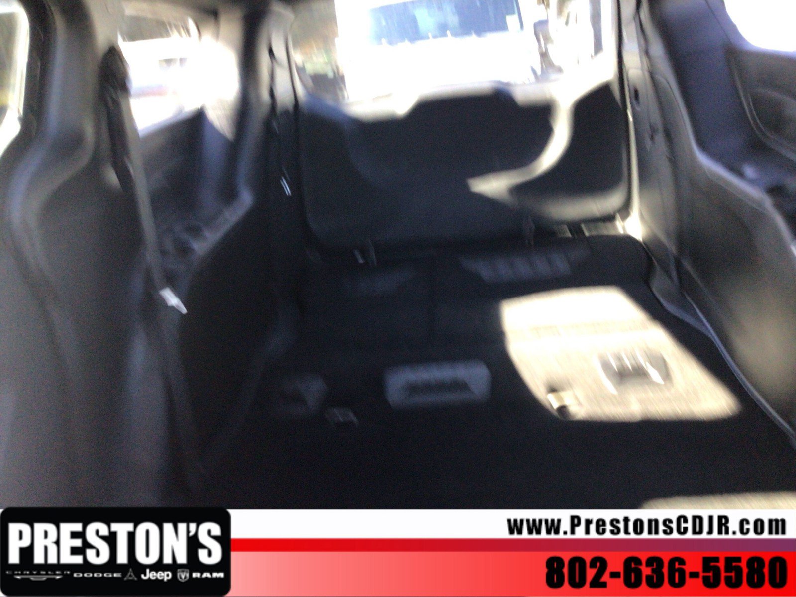 Used 2025 Chrysler Pacifica Select FWD image 23