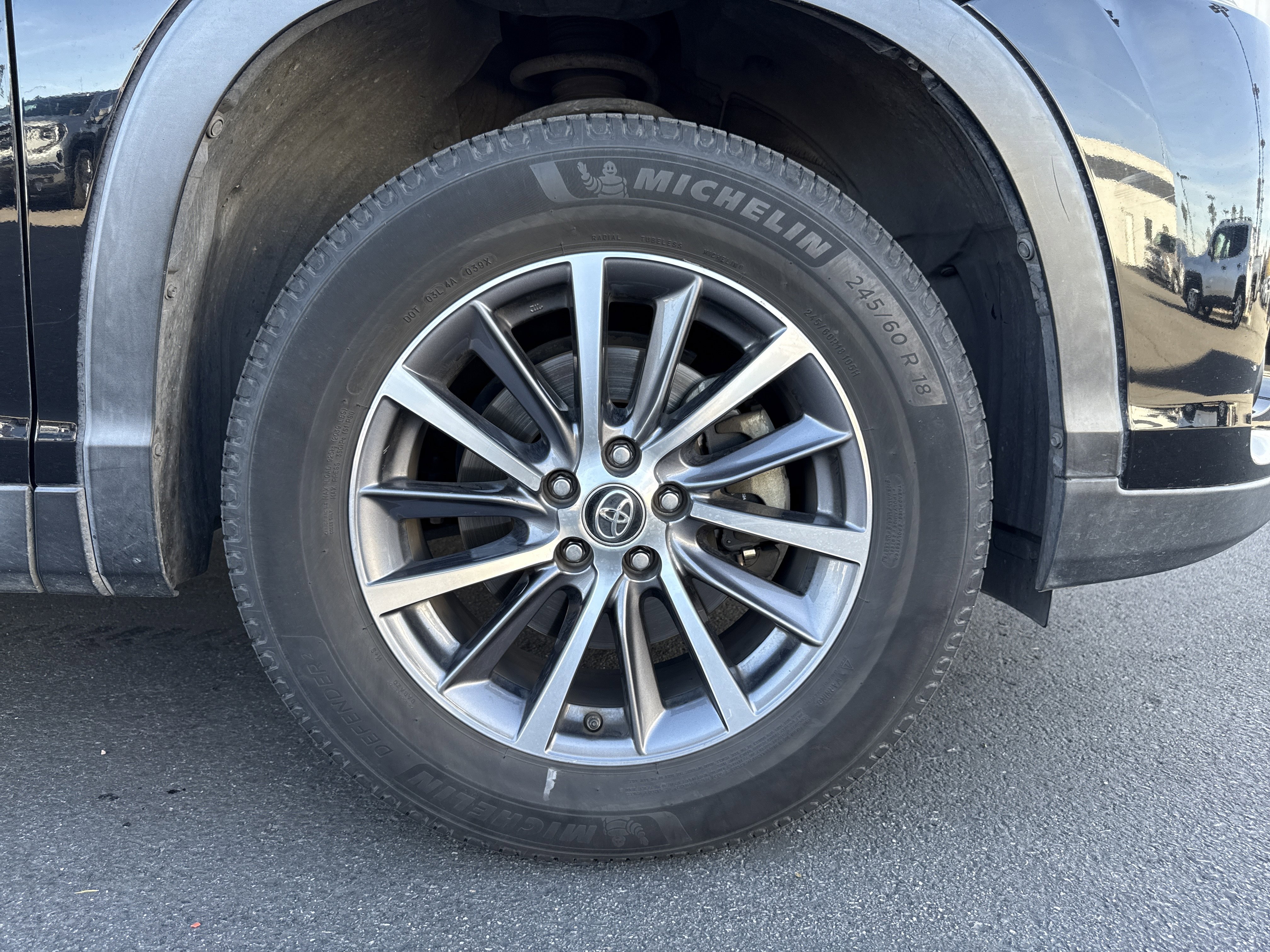 Used 2019 Toyota Highlander XLE image 24