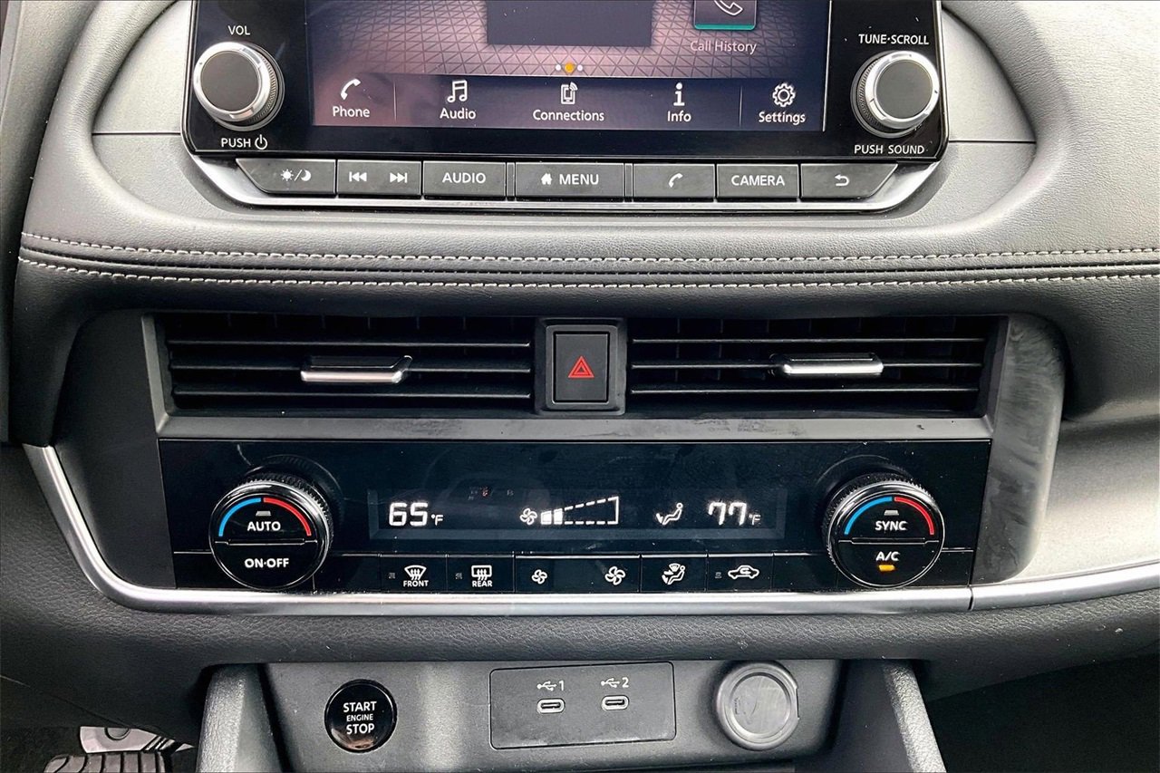 Used 2024 Nissan Rogue SV image 16