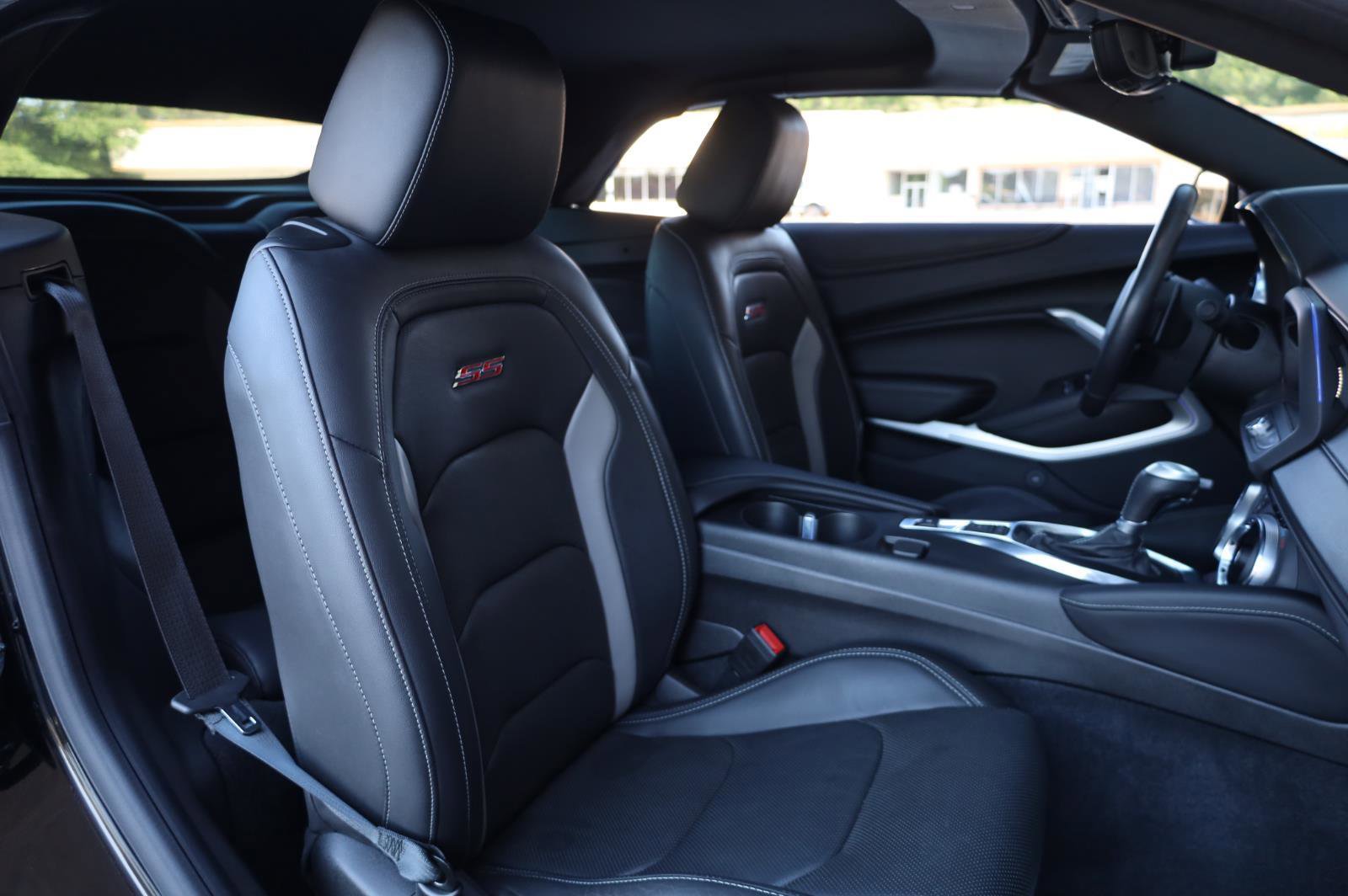 Used 2019 Chevrolet Camaro SS RWD image 29