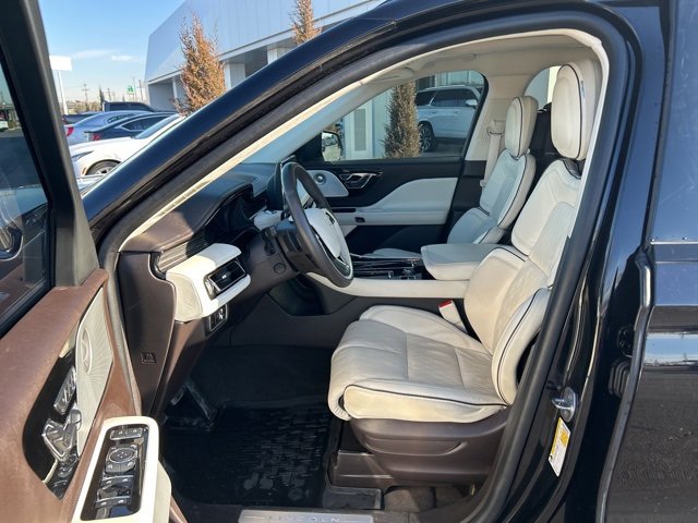 Used 2023 Lincoln Aviator Black Label w/ Jet Package image 15