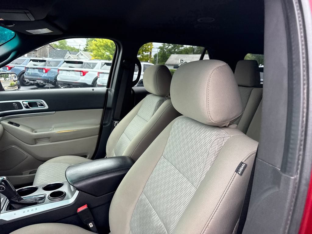 Used 2013 Ford Explorer XLT FWD image 12