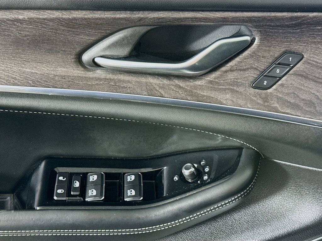 Used 2022 Jeep Grand Cherokee Overland image 26