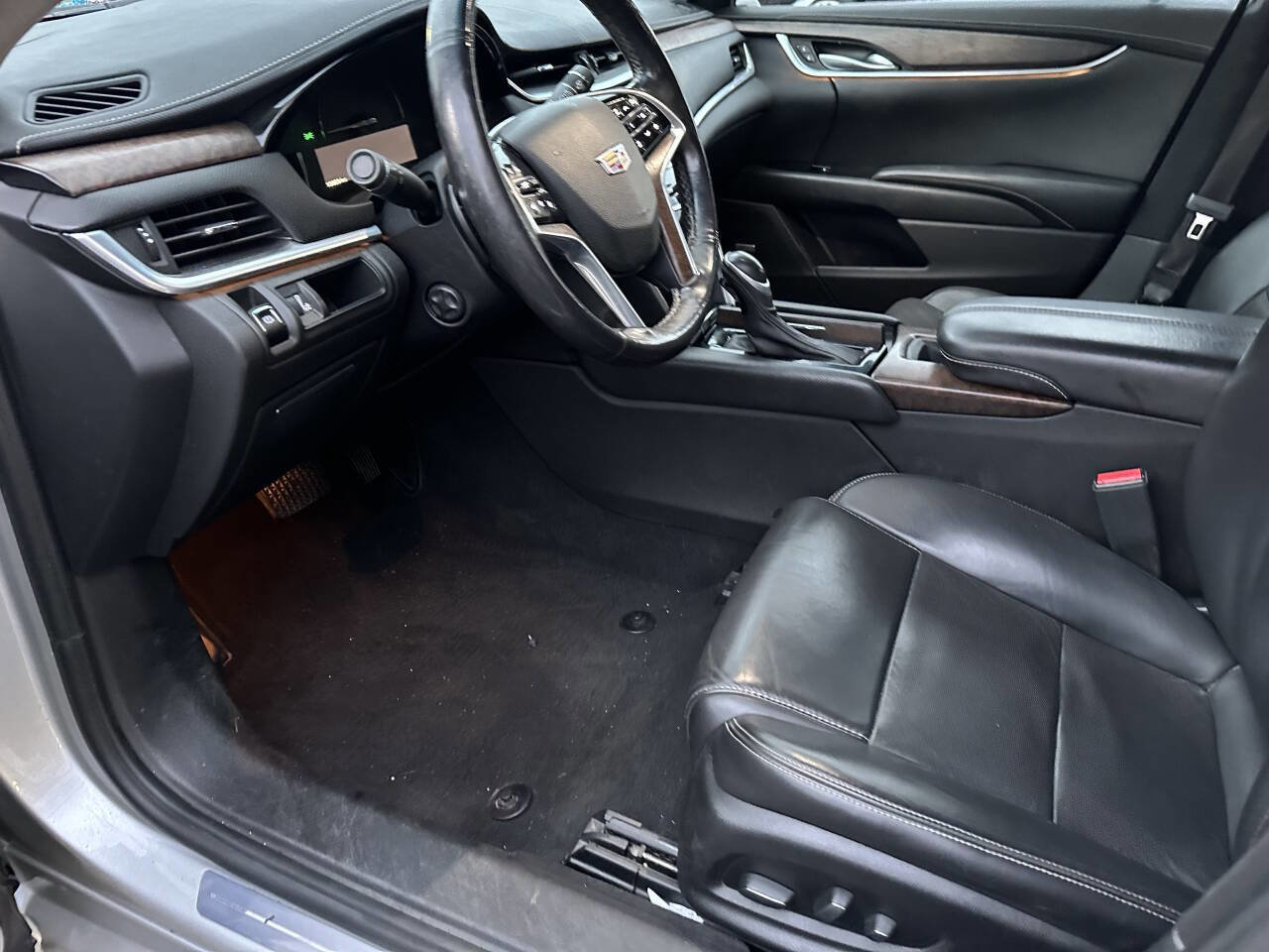 Used 2018 Cadillac XTS Luxury image 3