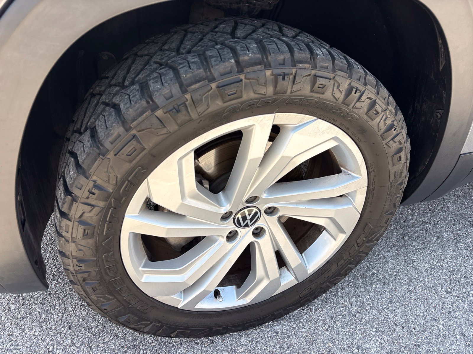 Used 2021 Volkswagen Atlas SE w/ Panoramic Sunroof Package AWD/4WD image 35