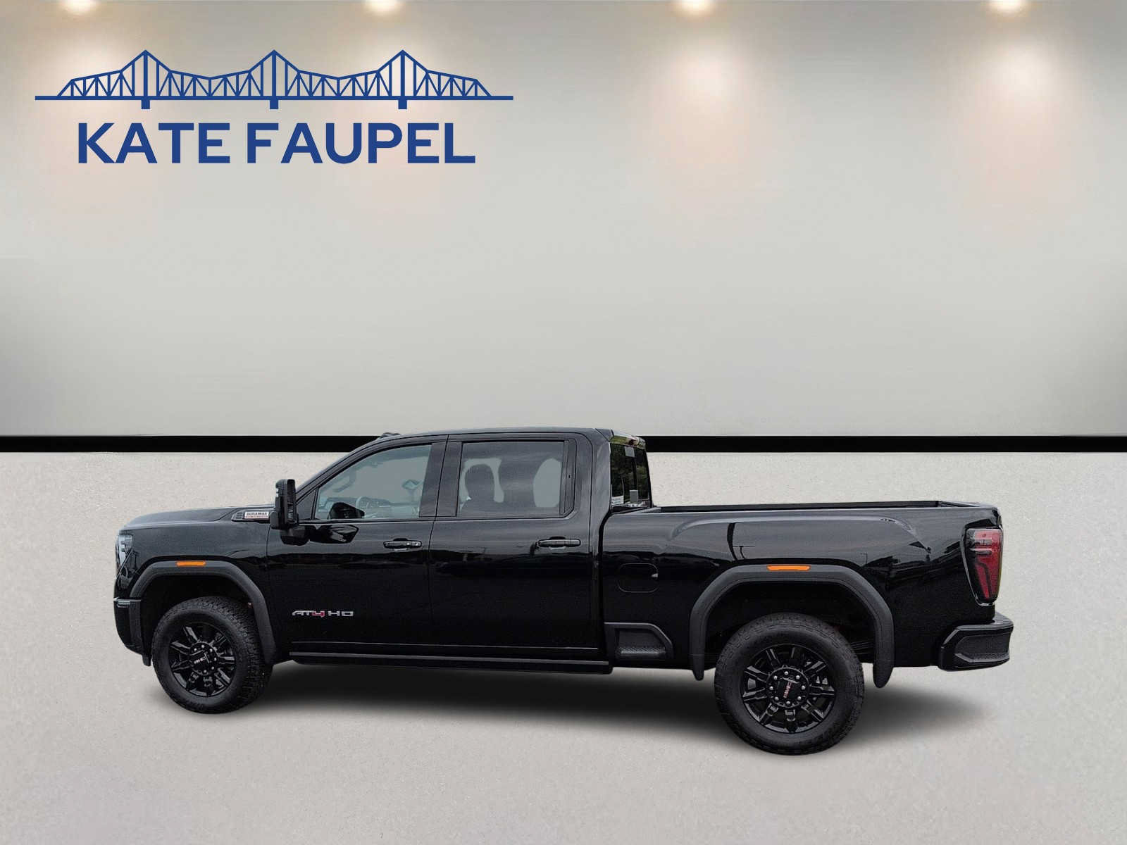 Used 2024 GMC Sierra 2500 AT4 w/ AT4 Premium Plus Package AWD/4WD image 4