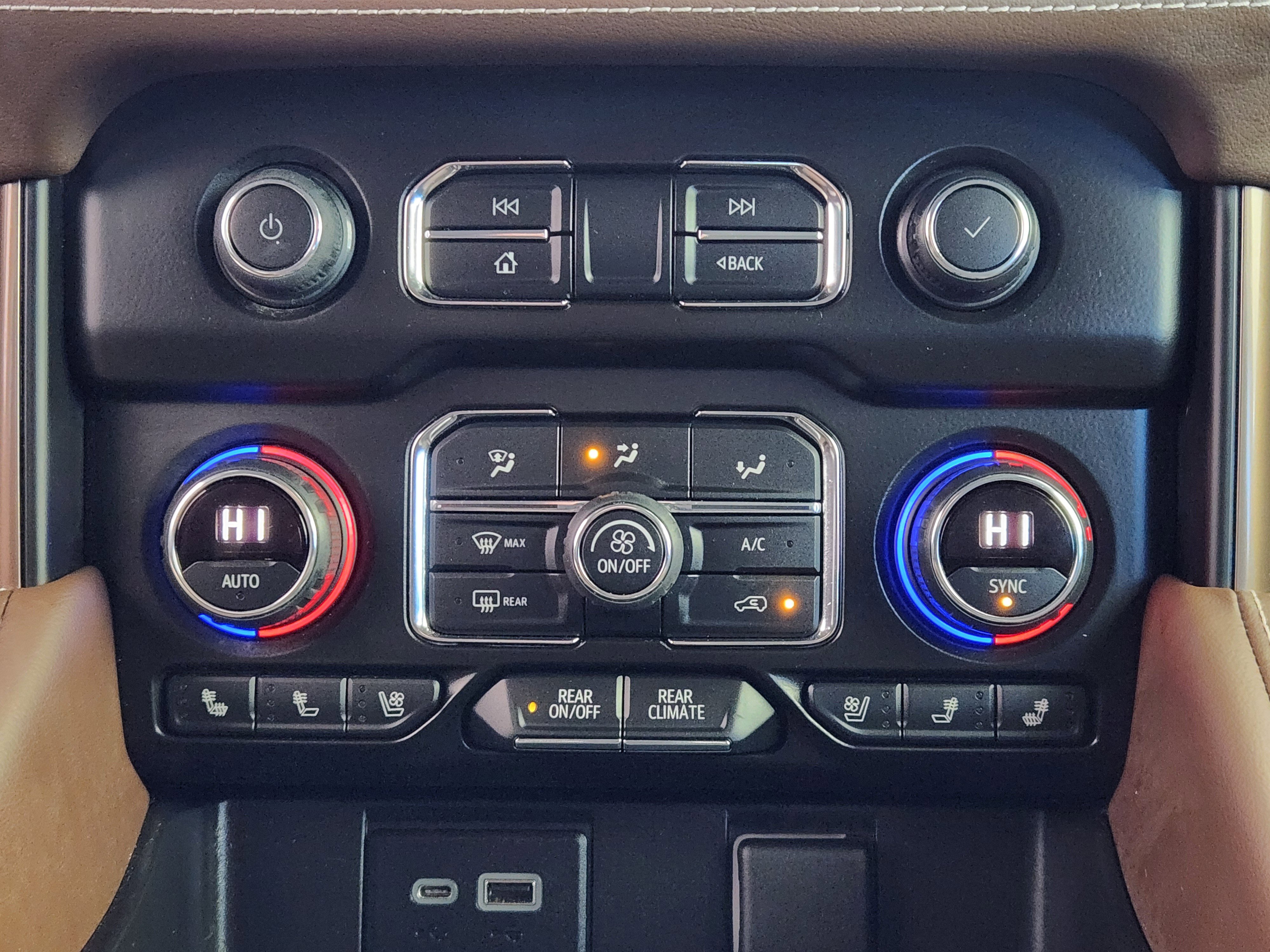 Used 2021 Chevrolet Tahoe High Country w/ Premium Package image 18