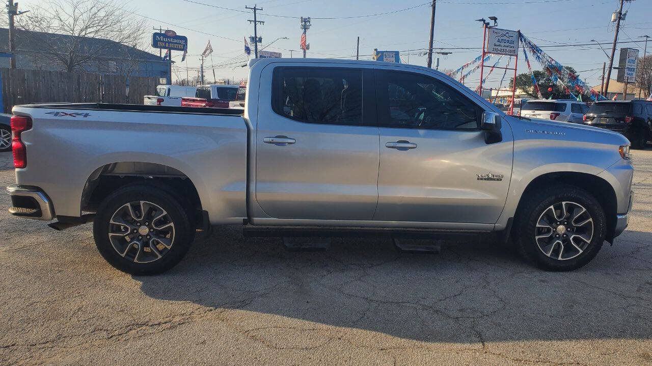 Used 2019 Chevrolet Silverado 1500 LT w/ Texas Edition AWD/4WD image 2