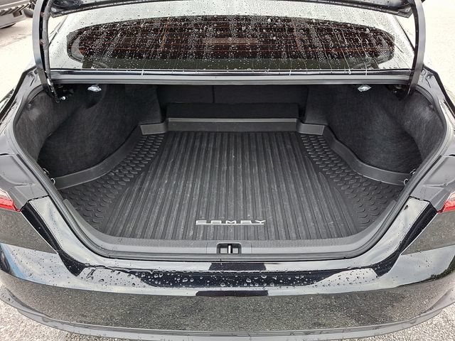 Used 2026 Toyota Camry SE FWD image 28