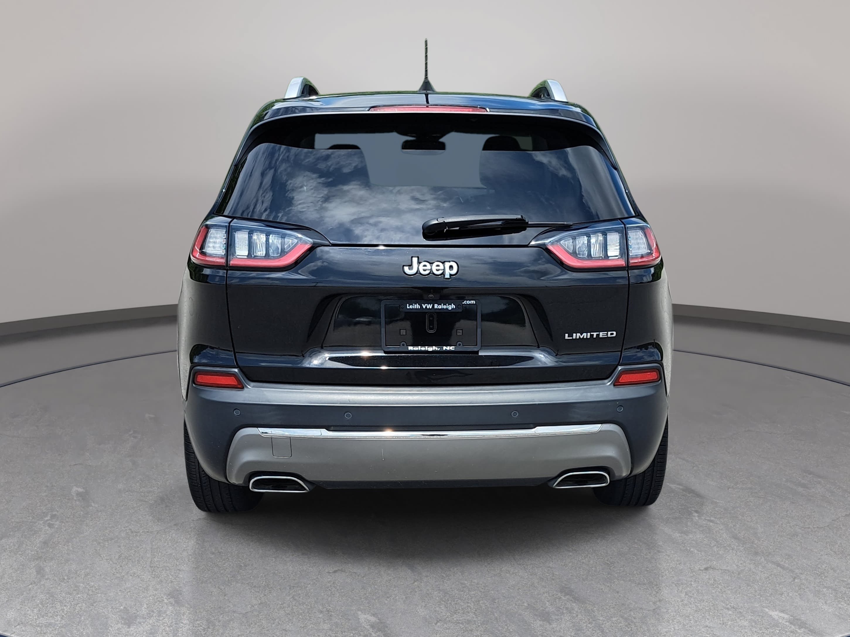 Used 2021 Jeep Cherokee Limited w/ Elite Package FWD image 6