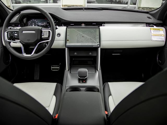 New 2026 Land Rover Discovery Sport Landmark AWD/4WD image 19
