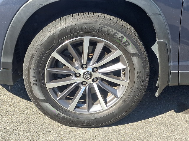 Used 2019 Toyota Highlander XLE AWD/4WD image 8