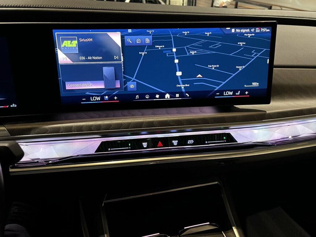 Used 2024 BMW 760i xDrive AWD/4WD image 27