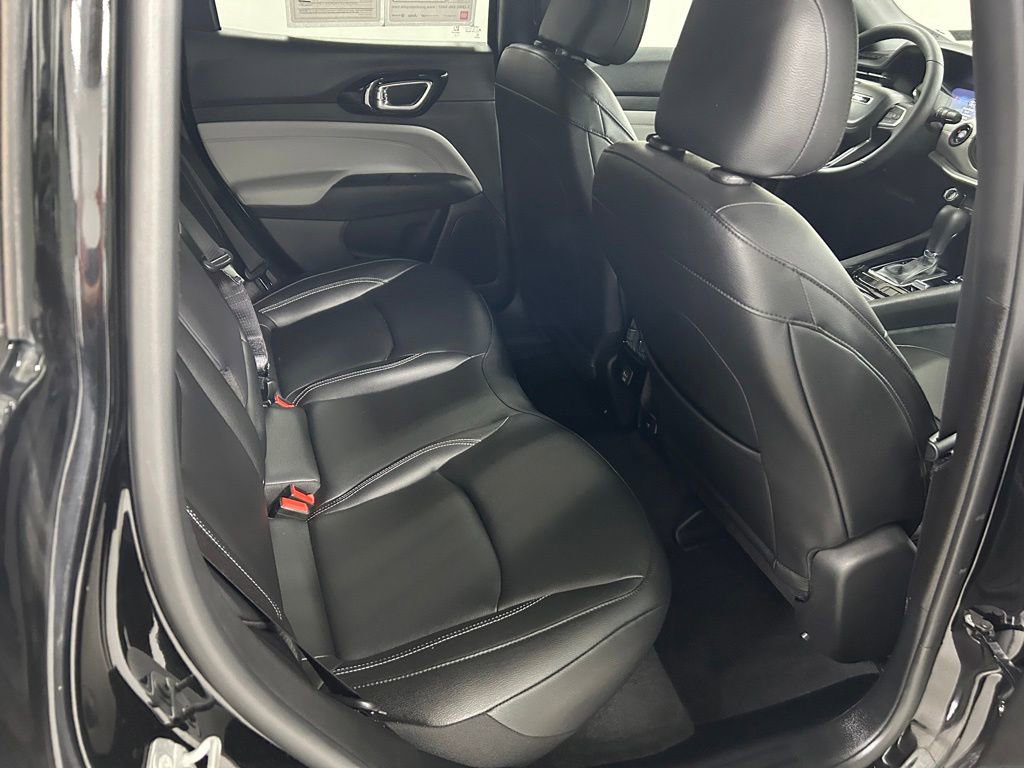 Used 2025 Jeep Compass Limited AWD/4WD image 14