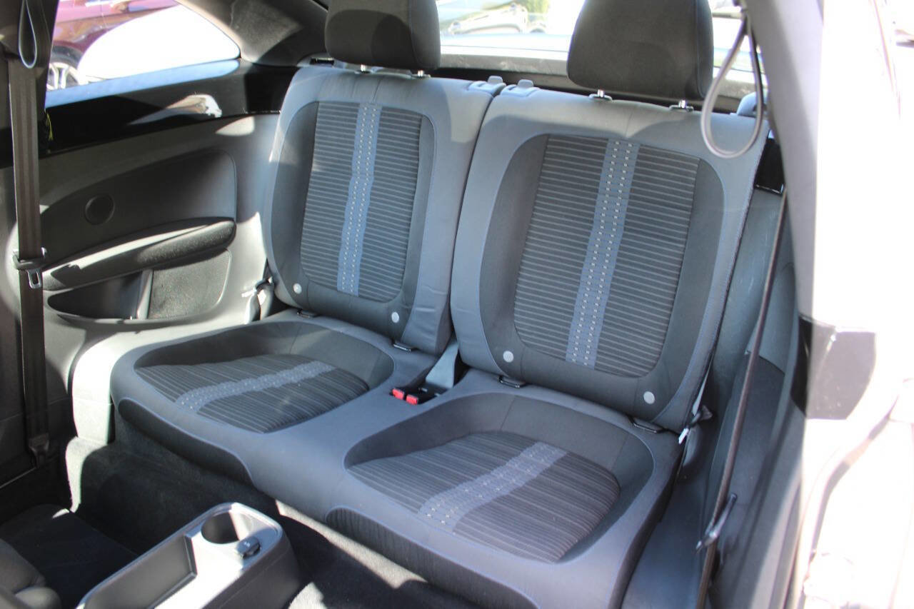 Used 2012 Volkswagen Beetle 2.0T image 23