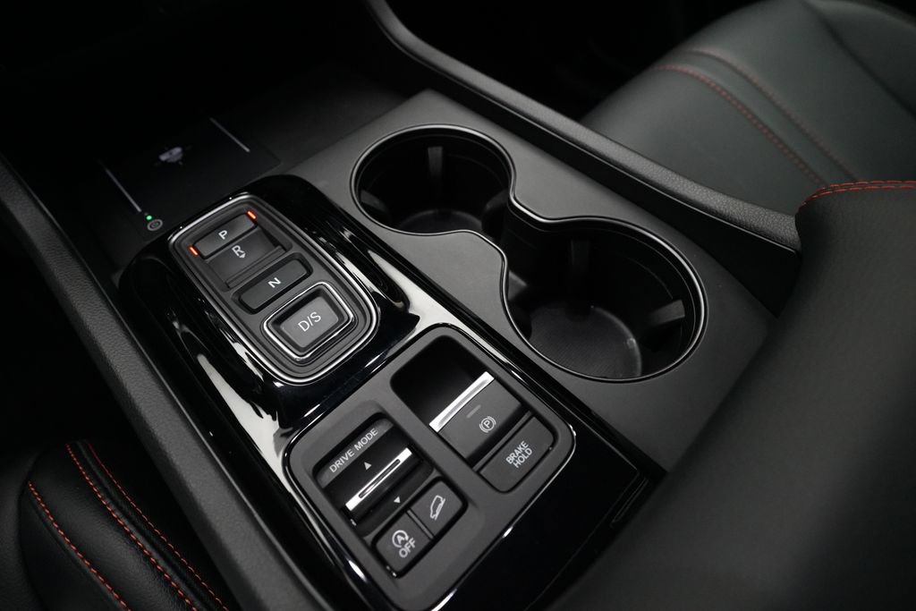 Certified 2025 Honda Pilot TrailSport image 17
