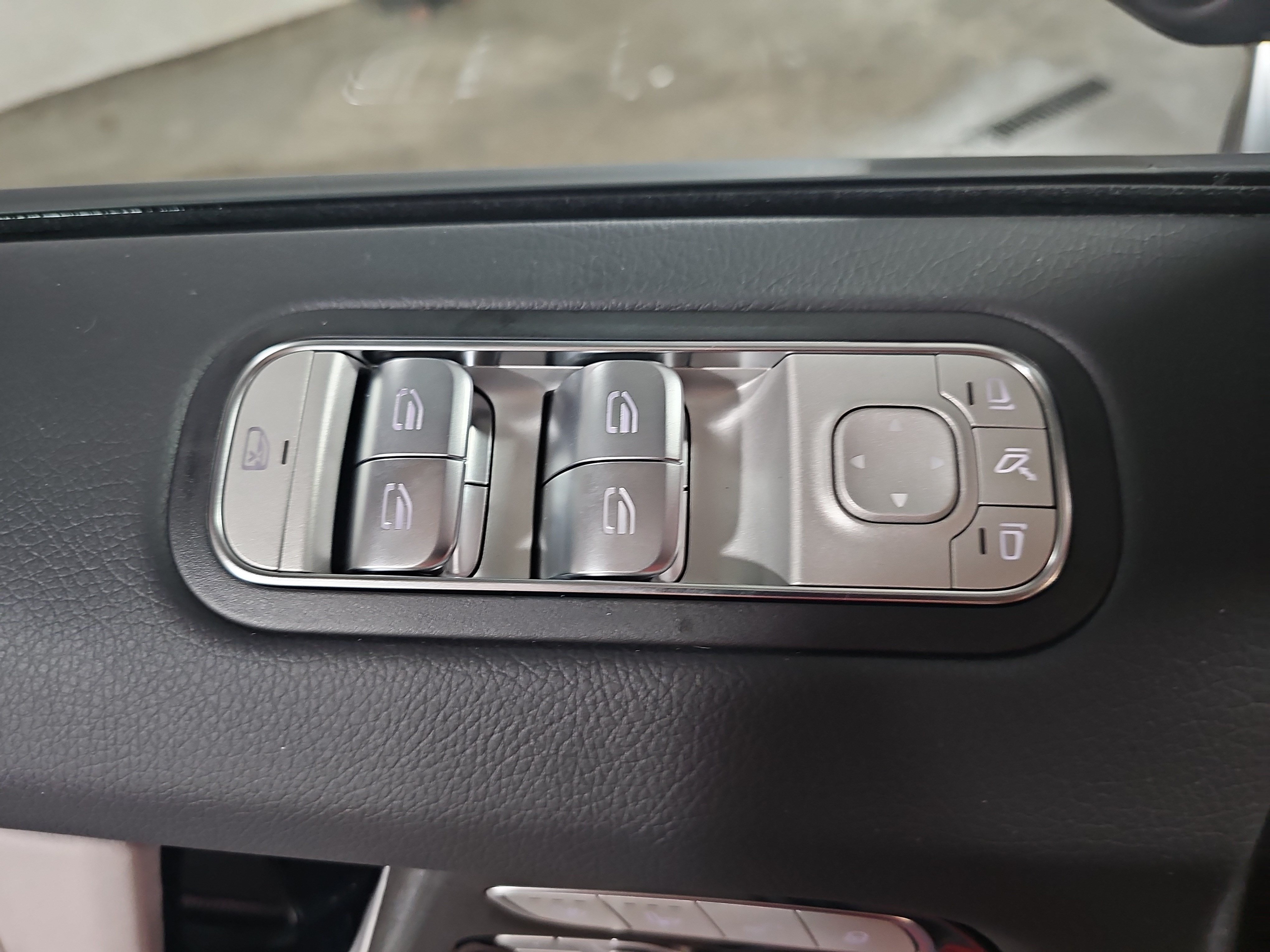 New 2027 Mercedes-Benz G 580 e image 28