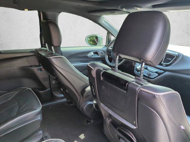 Used 2020 Chrysler Pacifica Limited w/ S Appearance Package FWD image 22