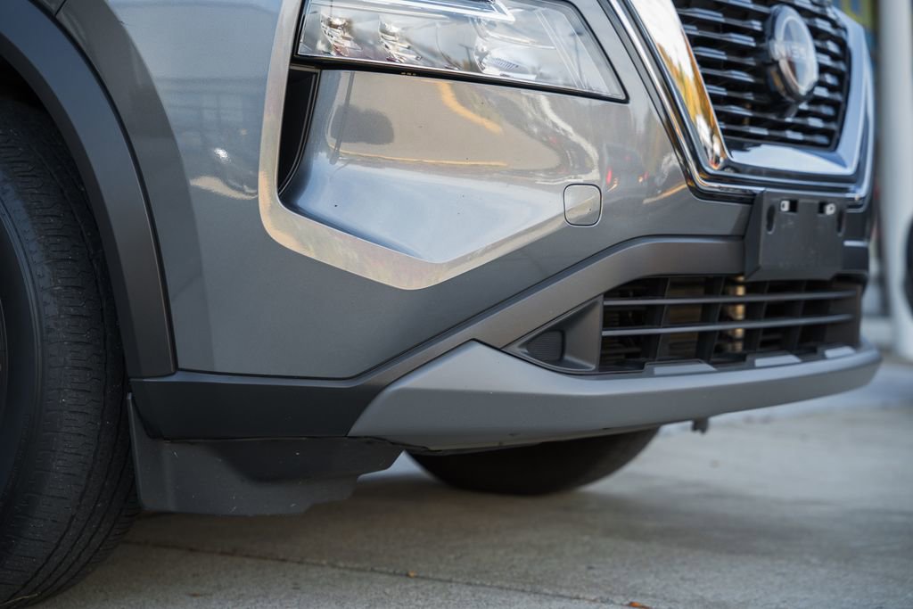 Used 2023 Nissan Rogue SV image 11