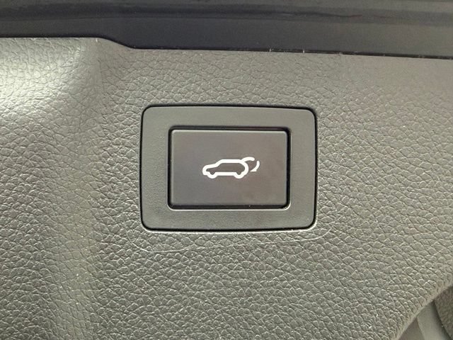 Used 2015 Hyundai Santa Fe Limited w/ Option Group 04 AWD/4WD image 17