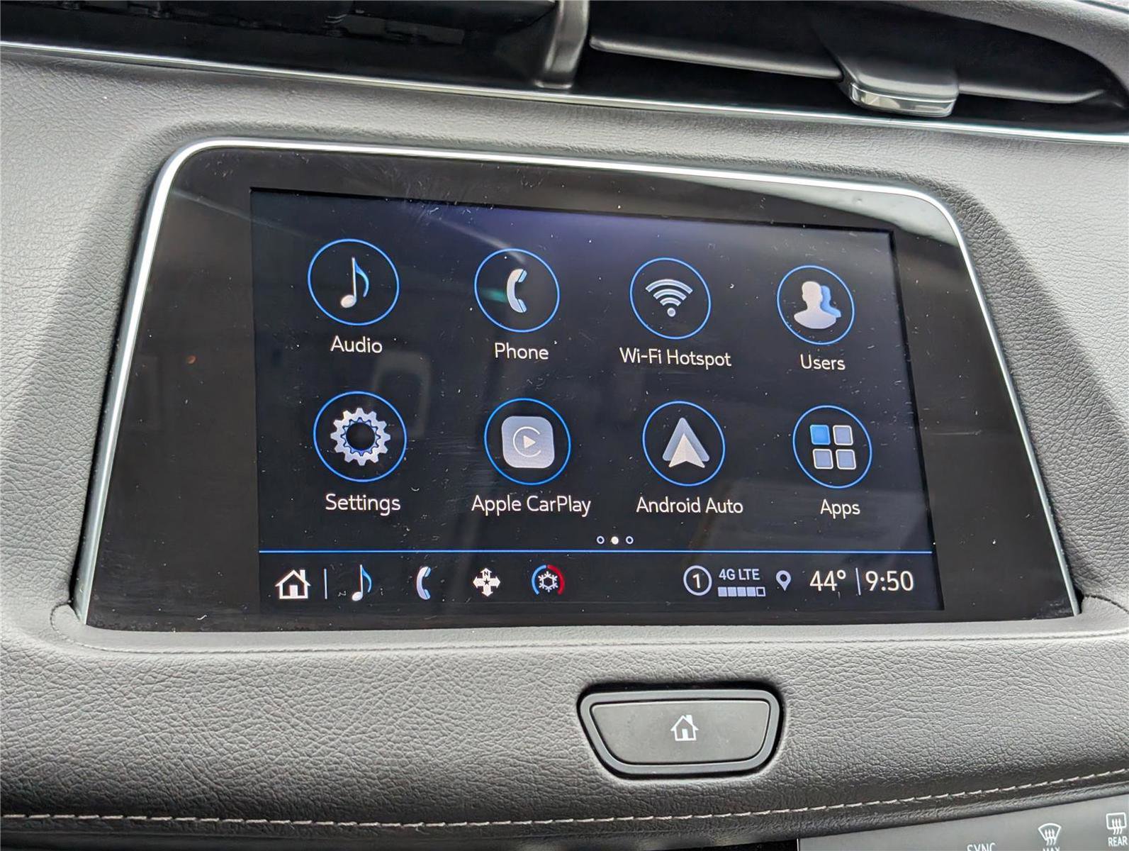 Used 2023 Cadillac XT4 Luxury w/ Cold Weather Package image 30