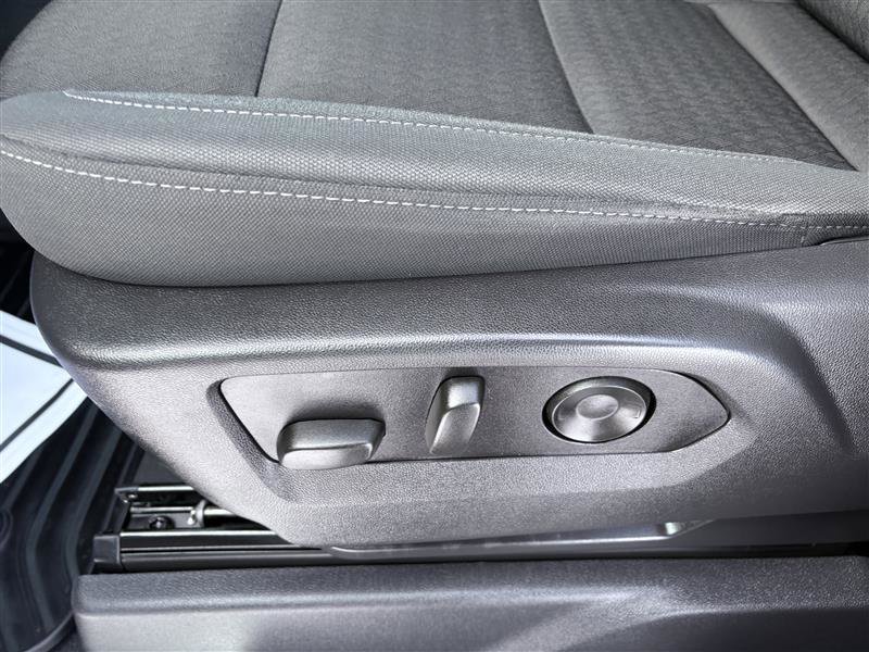 Used 2025 Chevrolet Silverado 1500 LT image 9