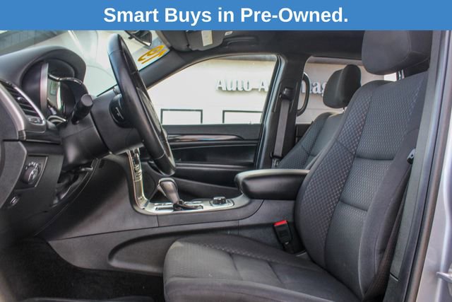 Used 2019 Jeep Grand Cherokee Laredo image 15