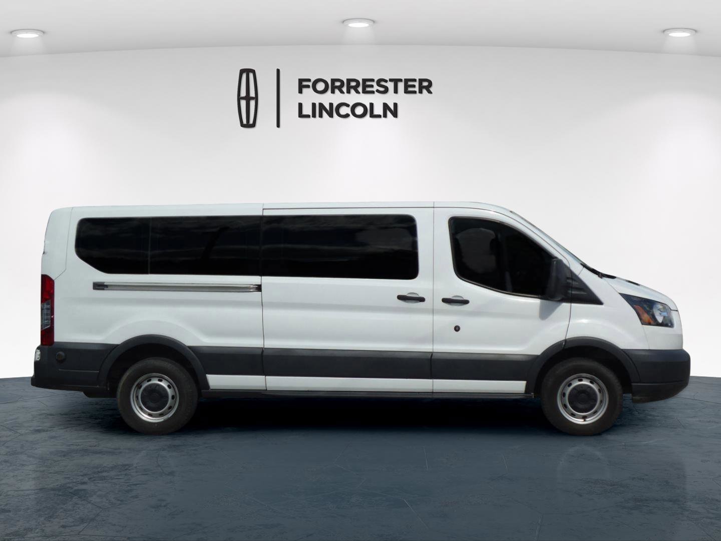 Used 2017 Ford Transit 350 XL image 2