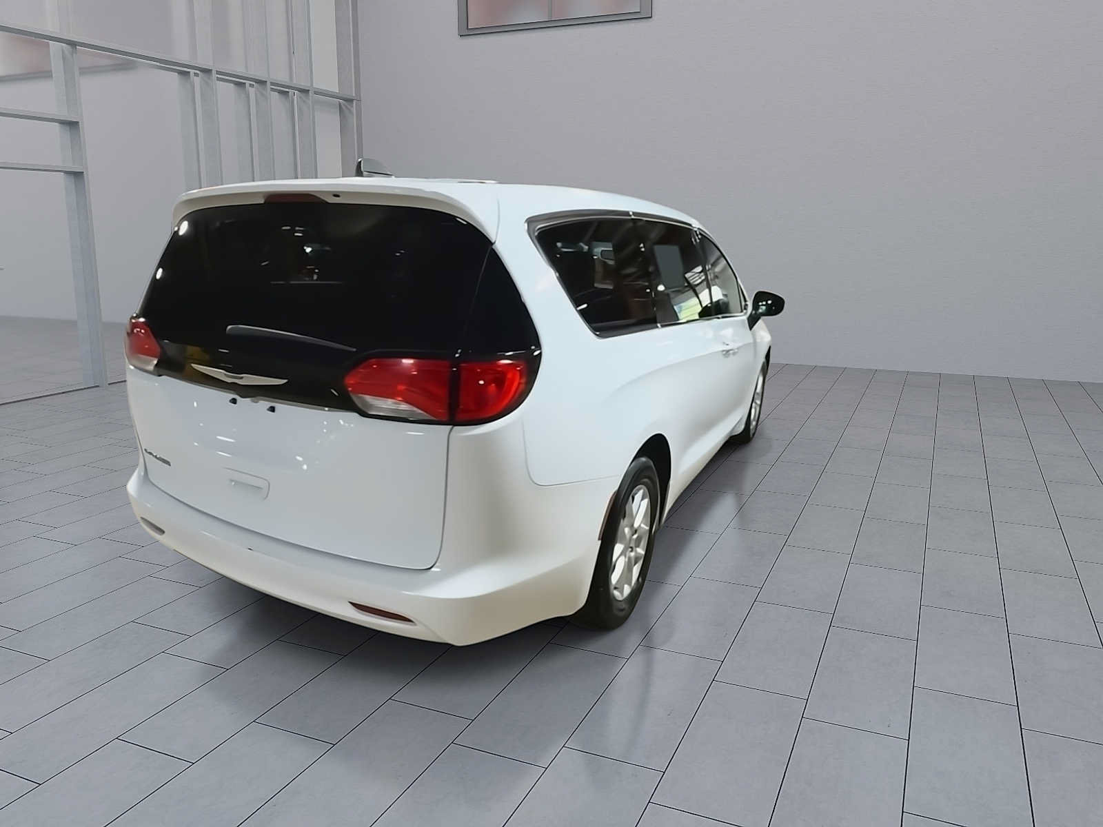 Used 2023 Chrysler Voyager LX FWD image 8