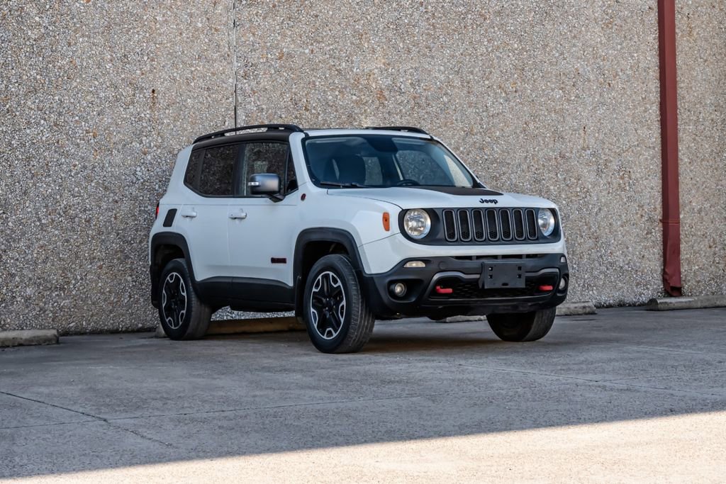 Used 2016 Jeep Renegade Trailhawk AWD/4WD image 2