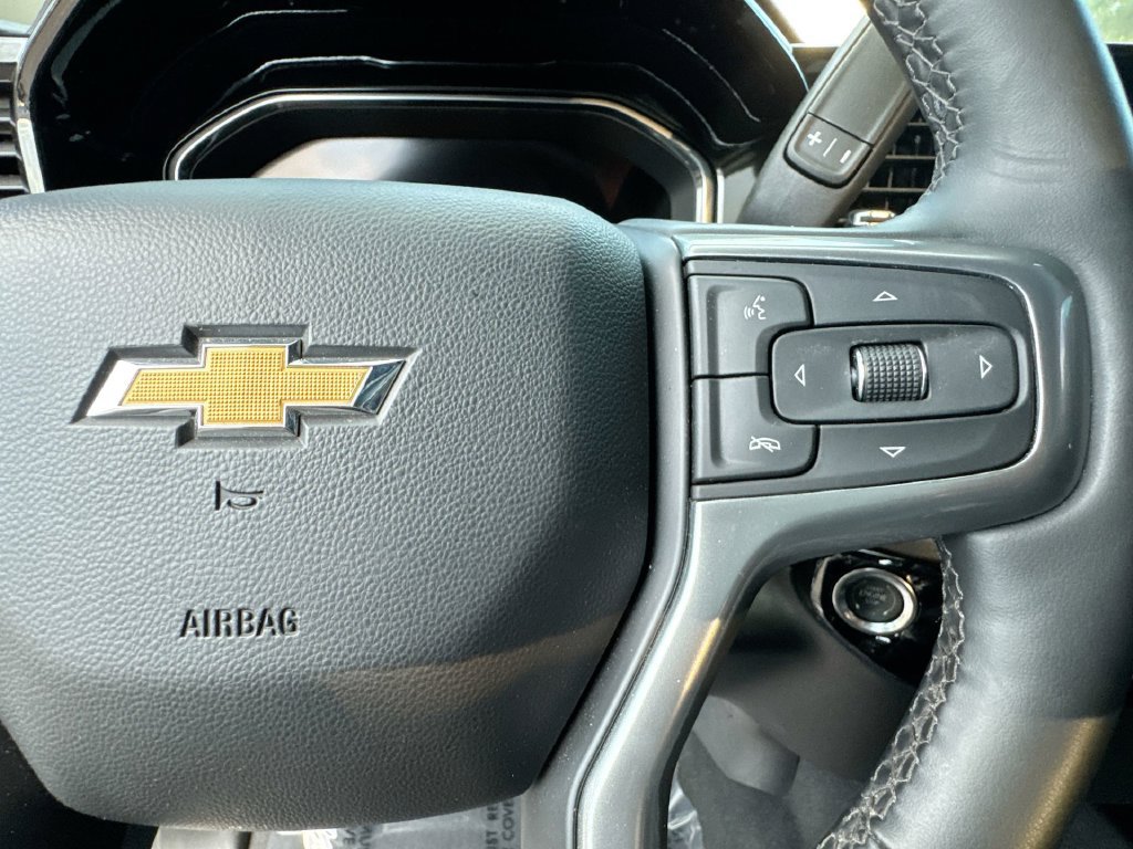 Used 2025 Chevrolet Silverado 1500 LT AWD/4WD image 18