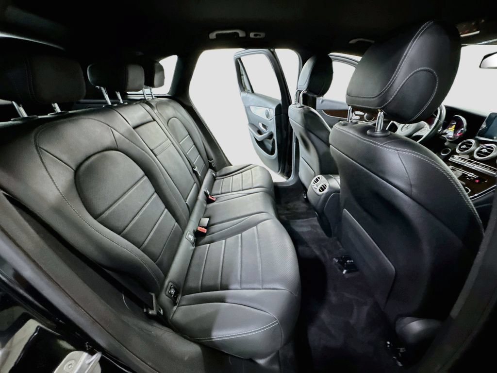 Used 2019 Mercedes-Benz GLC 350e 4MATIC image 33