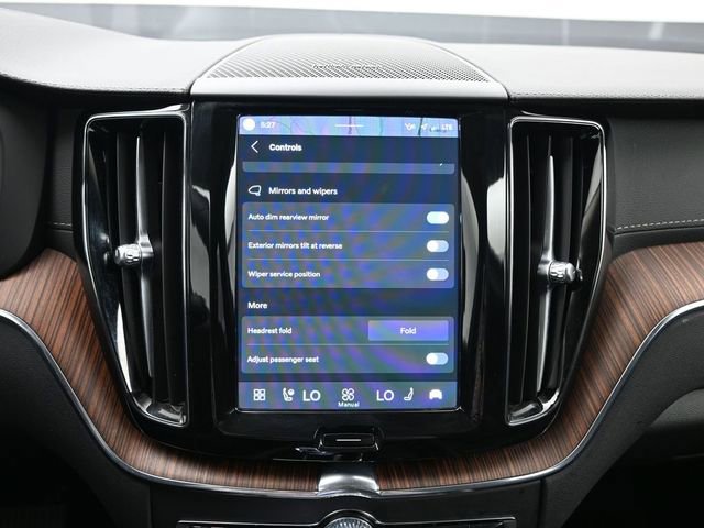 Used 2024 Volvo XC60 B5 Ultimate w/ Climate Package image 19