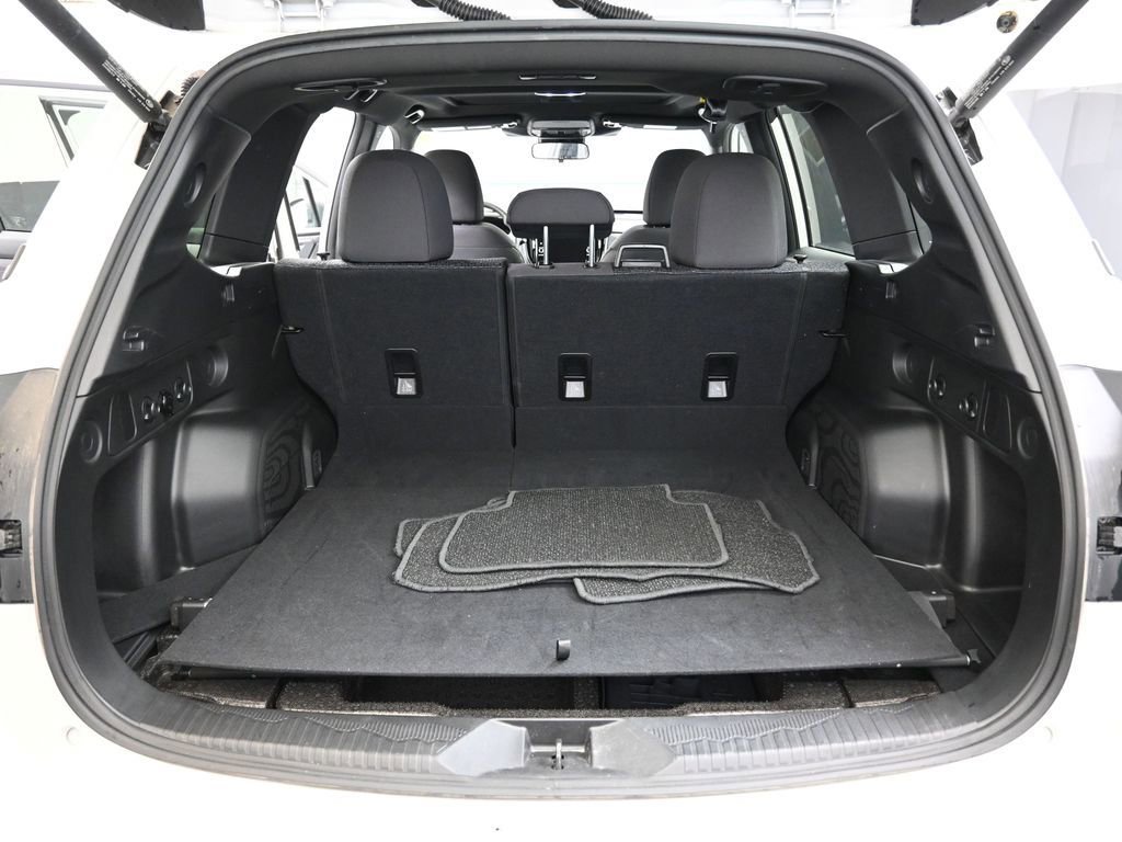 Certified 2025 Subaru Forester Premium image 17