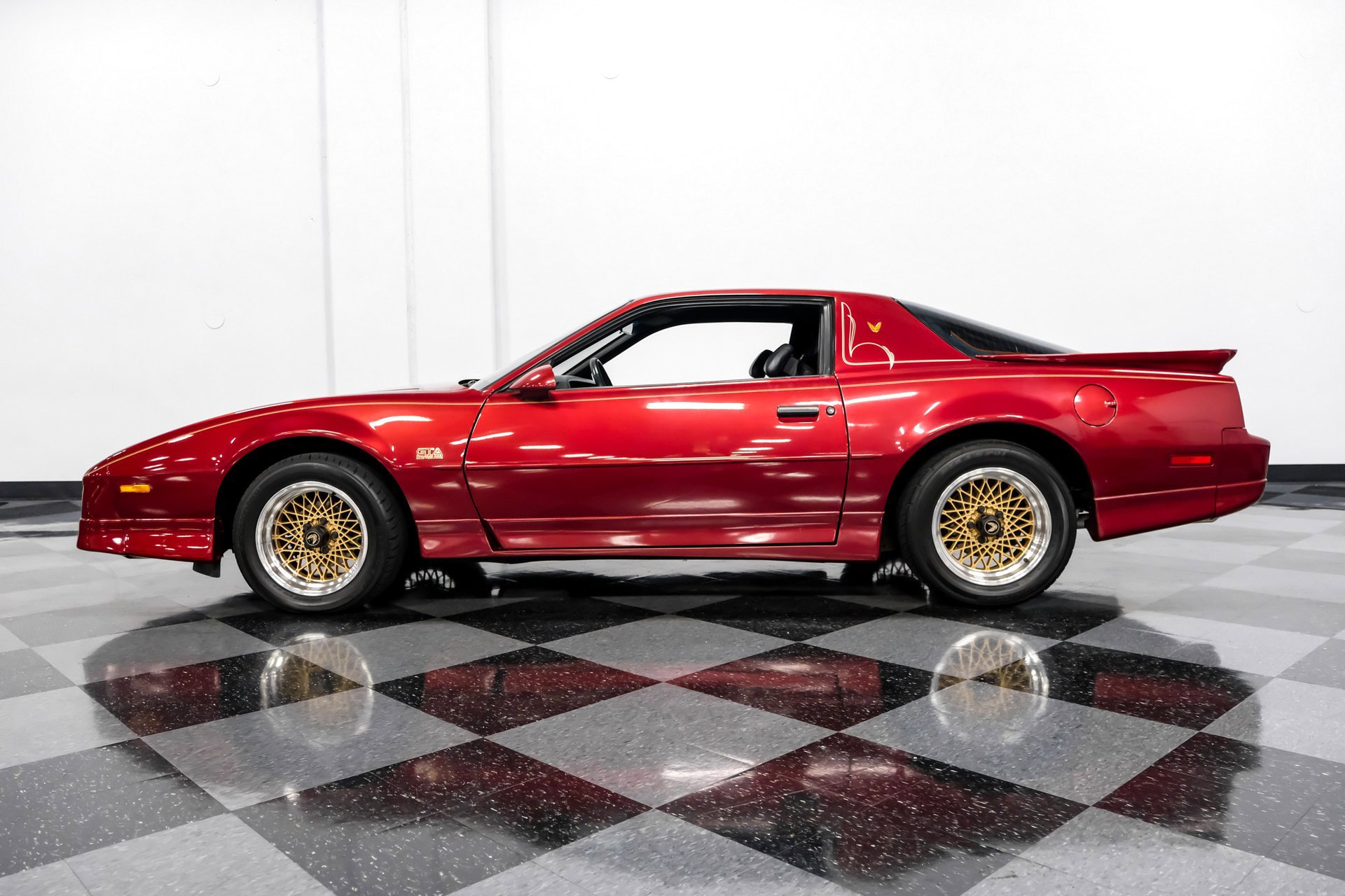 Used 1988 Pontiac Firebird Trans Am image 2