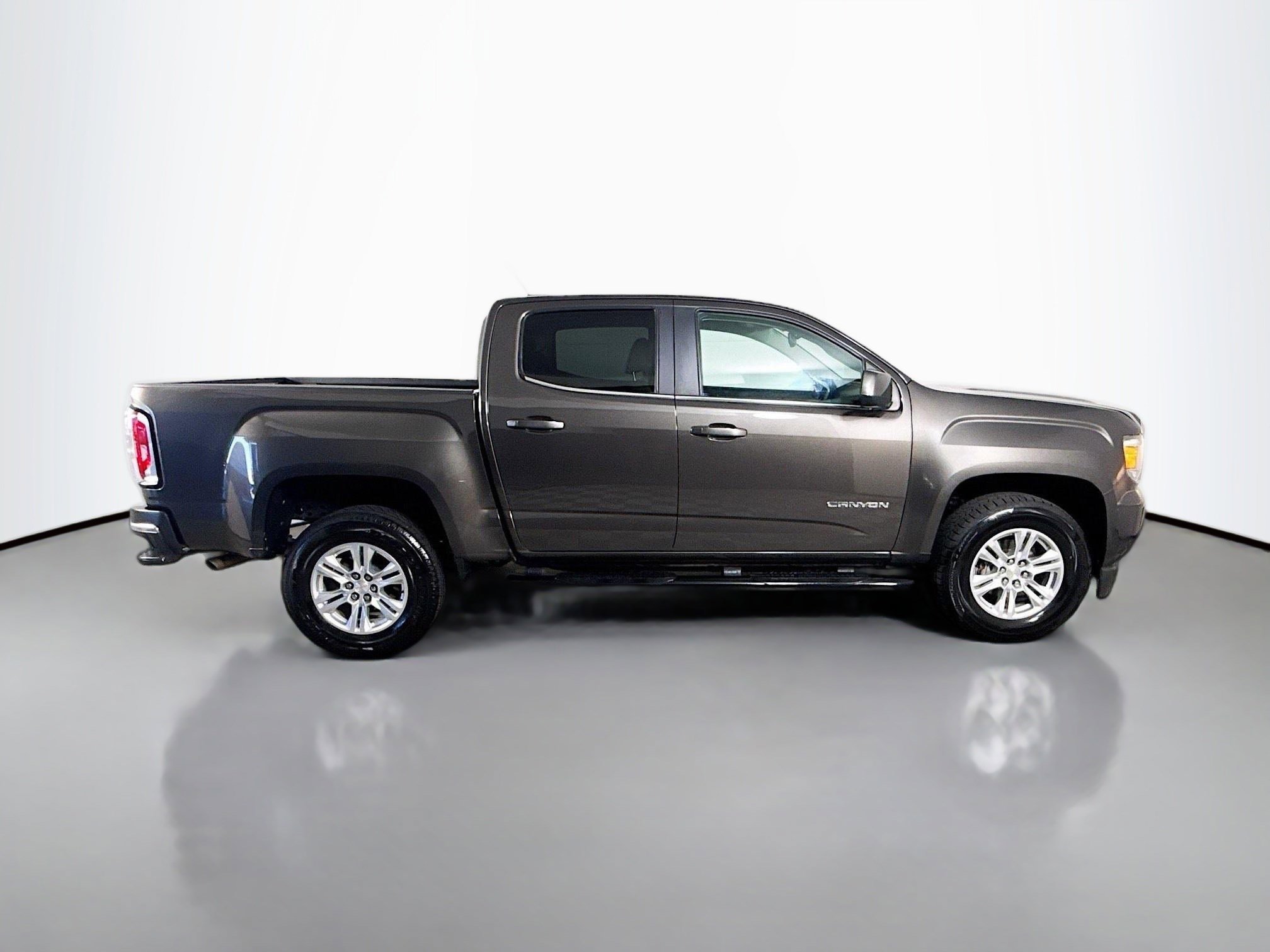 Used 2020 GMC Canyon SLE w/ SLE Convenience Package image 11