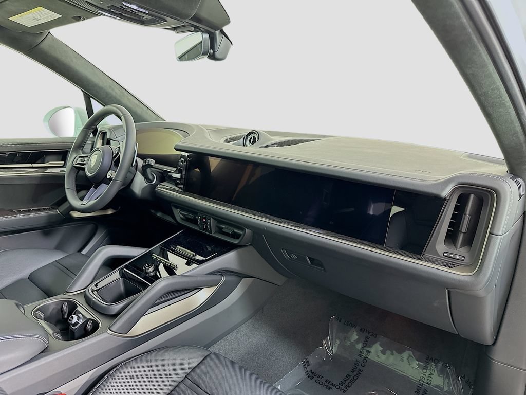 New 2026 Porsche Cayenne Turbo AWD/4WD image 32