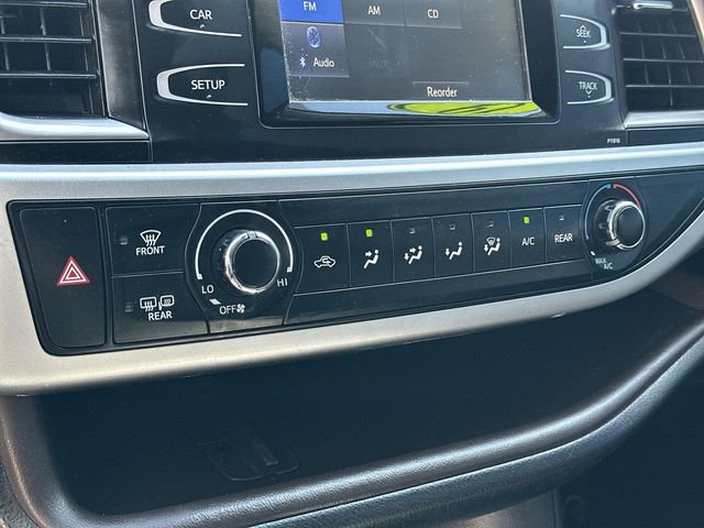 Used 2019 Toyota Highlander LE w/ Carpet Mat Package (TMS) image 37