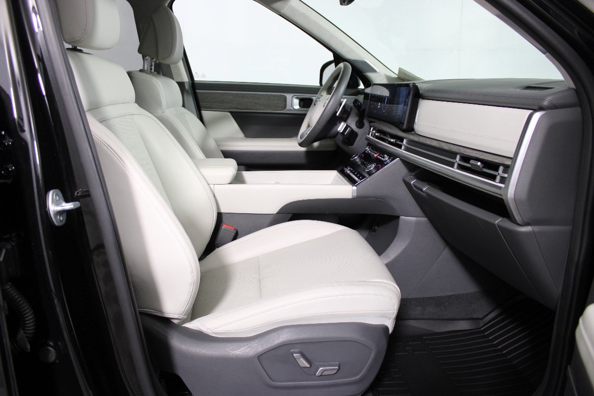 Used 2025 Hyundai Santa Fe Calligraphy FWD image 35